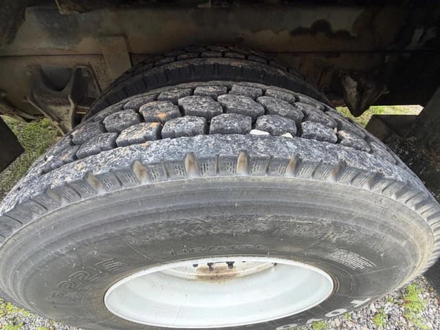 Image of International 4300 equipment image 4