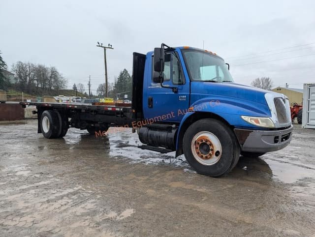 Image of International 4300 equipment image 2