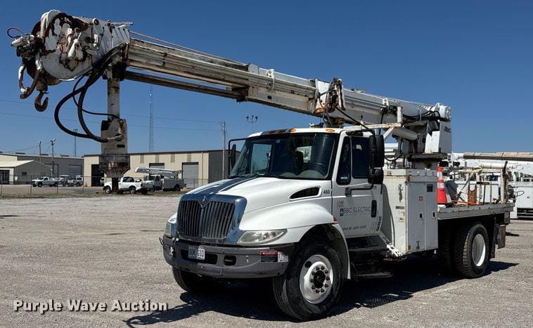 Main image International 4300