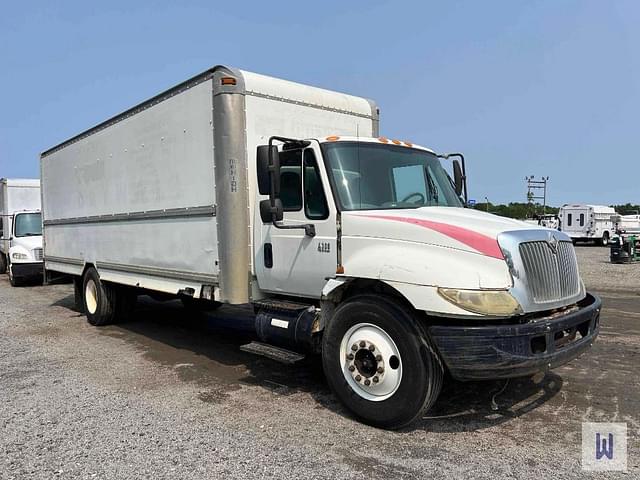 Image of International 4300 equipment image 2