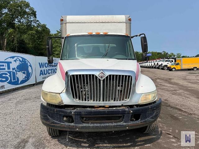 Image of International 4300 equipment image 1