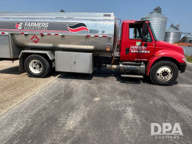 Image of International 4300 equipment image 3
