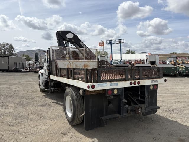 Image of International 4300 SBA equipment image 3