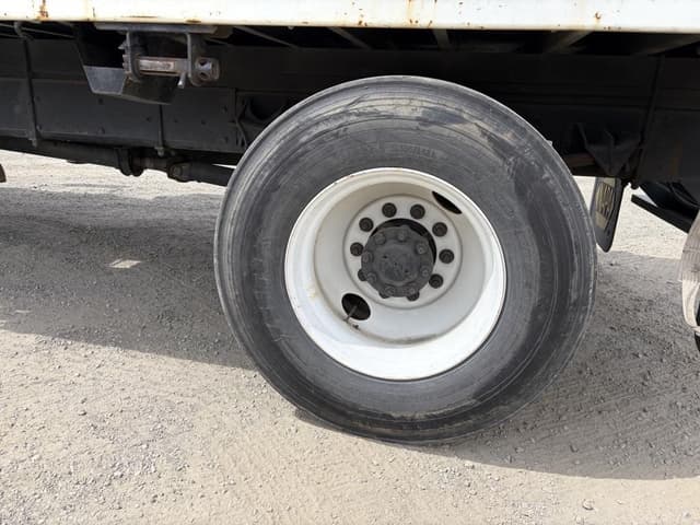 Image of International 4300 SBA equipment image 4