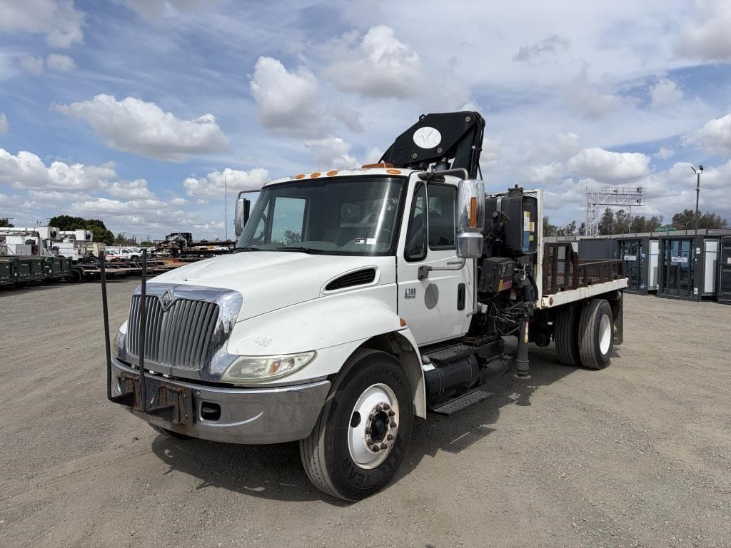 Image of International 4300 SBA Primary image