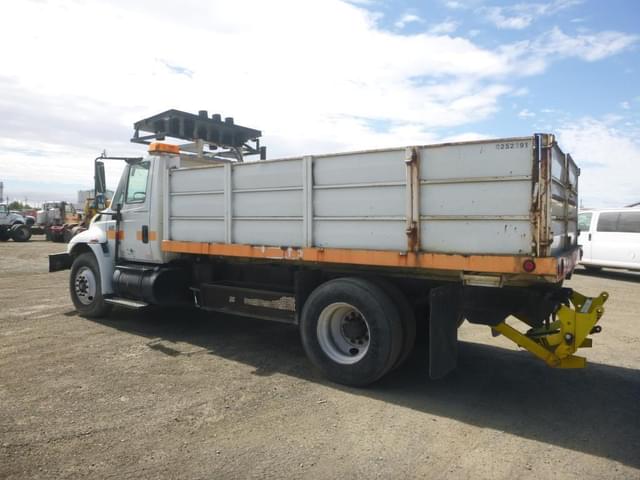 Image of International 4300 equipment image 3