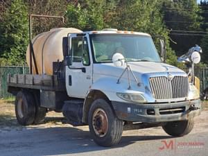 2004 International 4300 Image
