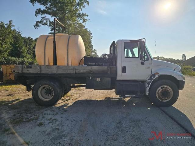 Image of International 4300 equipment image 1