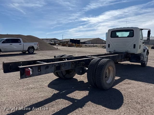 Image of International 4300 equipment image 4