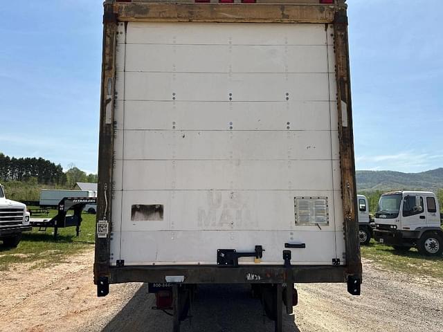 Image of International 4300 equipment image 3