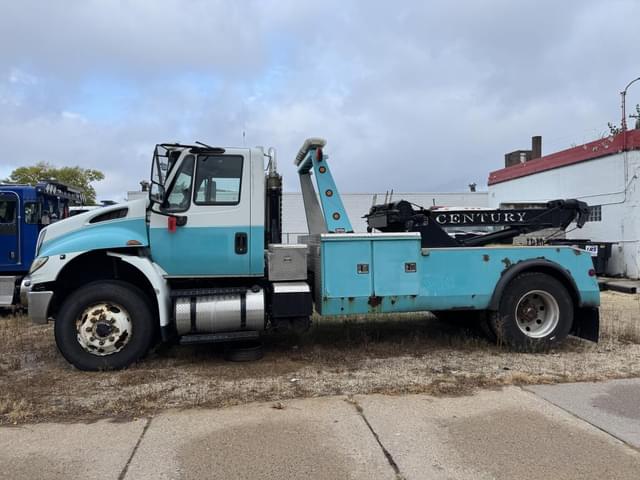Image of International 4400 equipment image 1