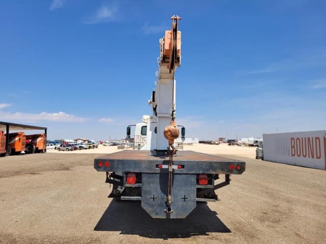 Image of International 4400 equipment image 3