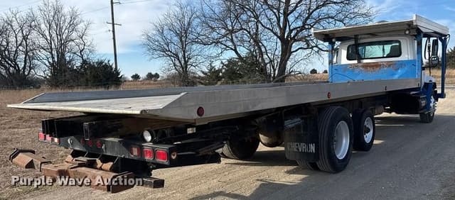 Image of International 4400 equipment image 4