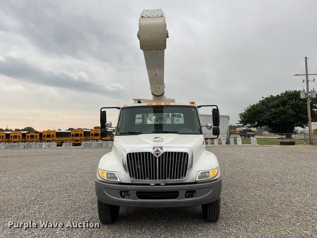 Image of International 4400 SBA equipment image 1