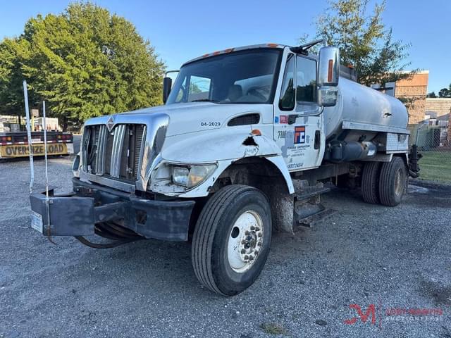 Image of International 7300 equipment image 3