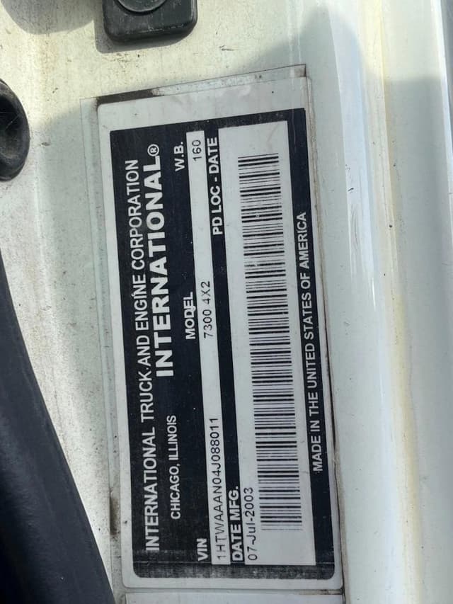 Image of International 7300 equipment image 2