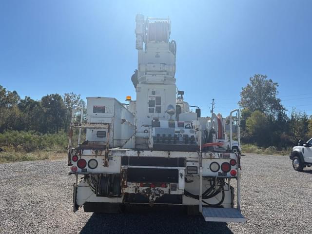 Image of International 7300 equipment image 2