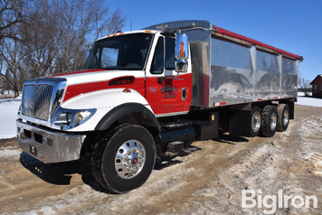Main image International 7400