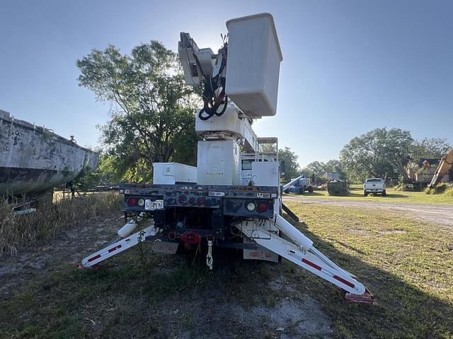 Image of International 7400 equipment image 3