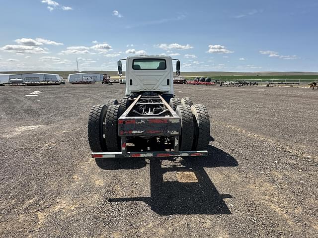 Image of International 7400 equipment image 3