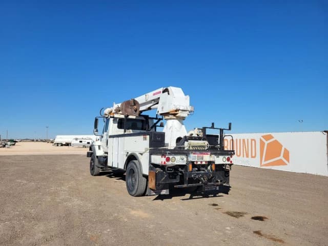 Image of International 7400 equipment image 2