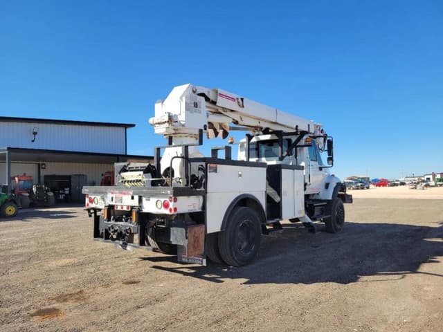 Image of International 7400 equipment image 4