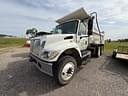 2004 International 7400 Image