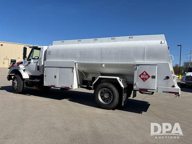 Image of International 7400 equipment image 3