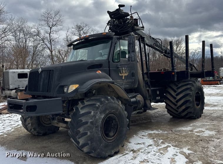 Image of International 7400 Primary image