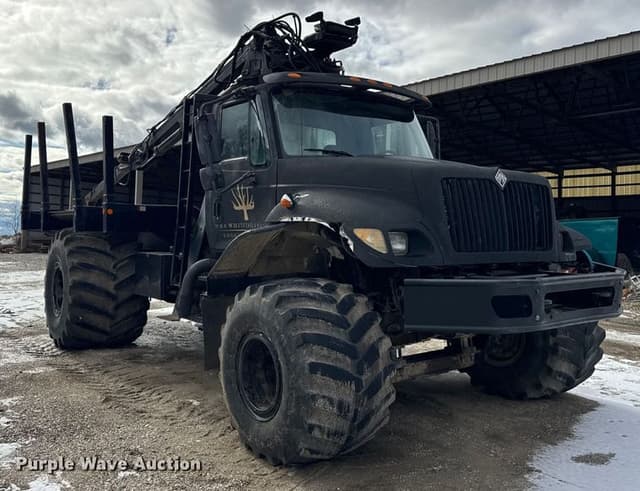 Image of International 7400 equipment image 2