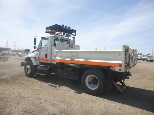 Image of International 7400 equipment image 3