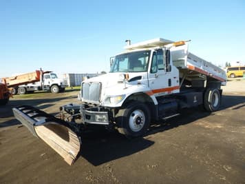 Main image International 7400