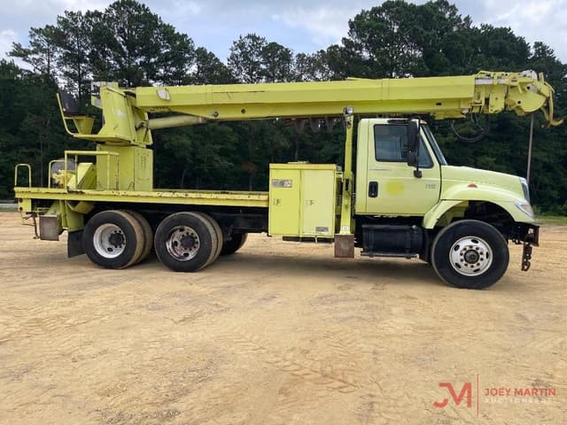 Image of International 7400 equipment image 1