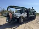 2004 International 7400 Image