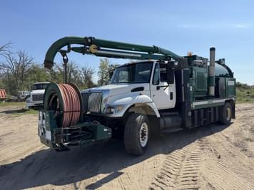 Main image International 7400