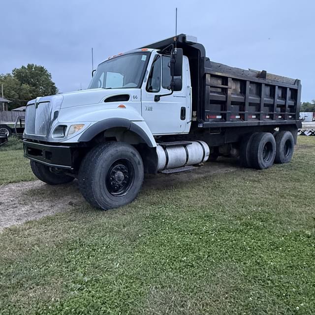 Image of International 7500 equipment image 2