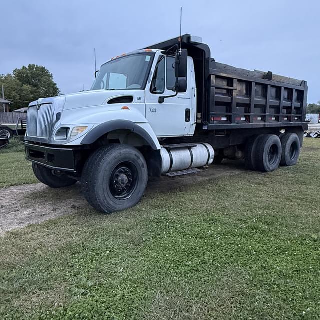 Image of International 7500 equipment image 1