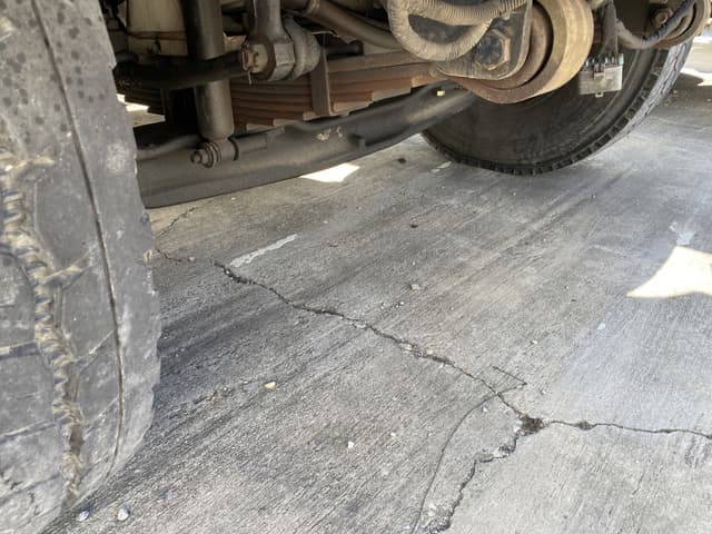 Image of International 7600 equipment image 4