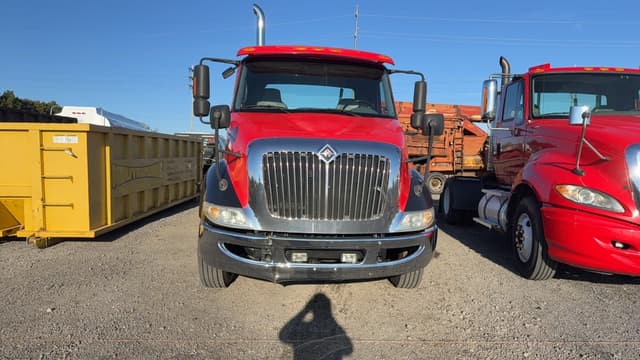 Image of International 8600 equipment image 1