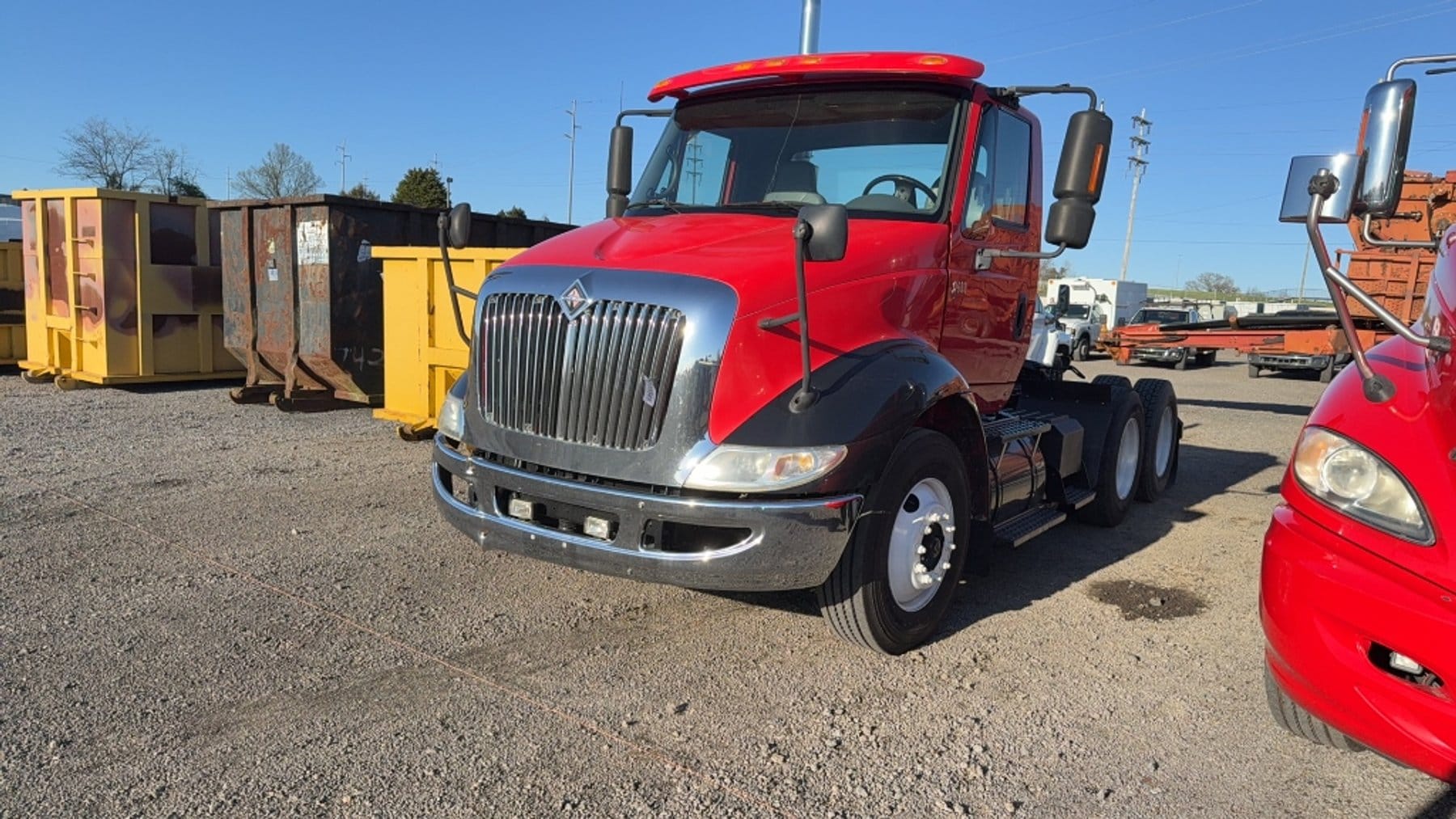 2004 International 8600 Equipment Image0