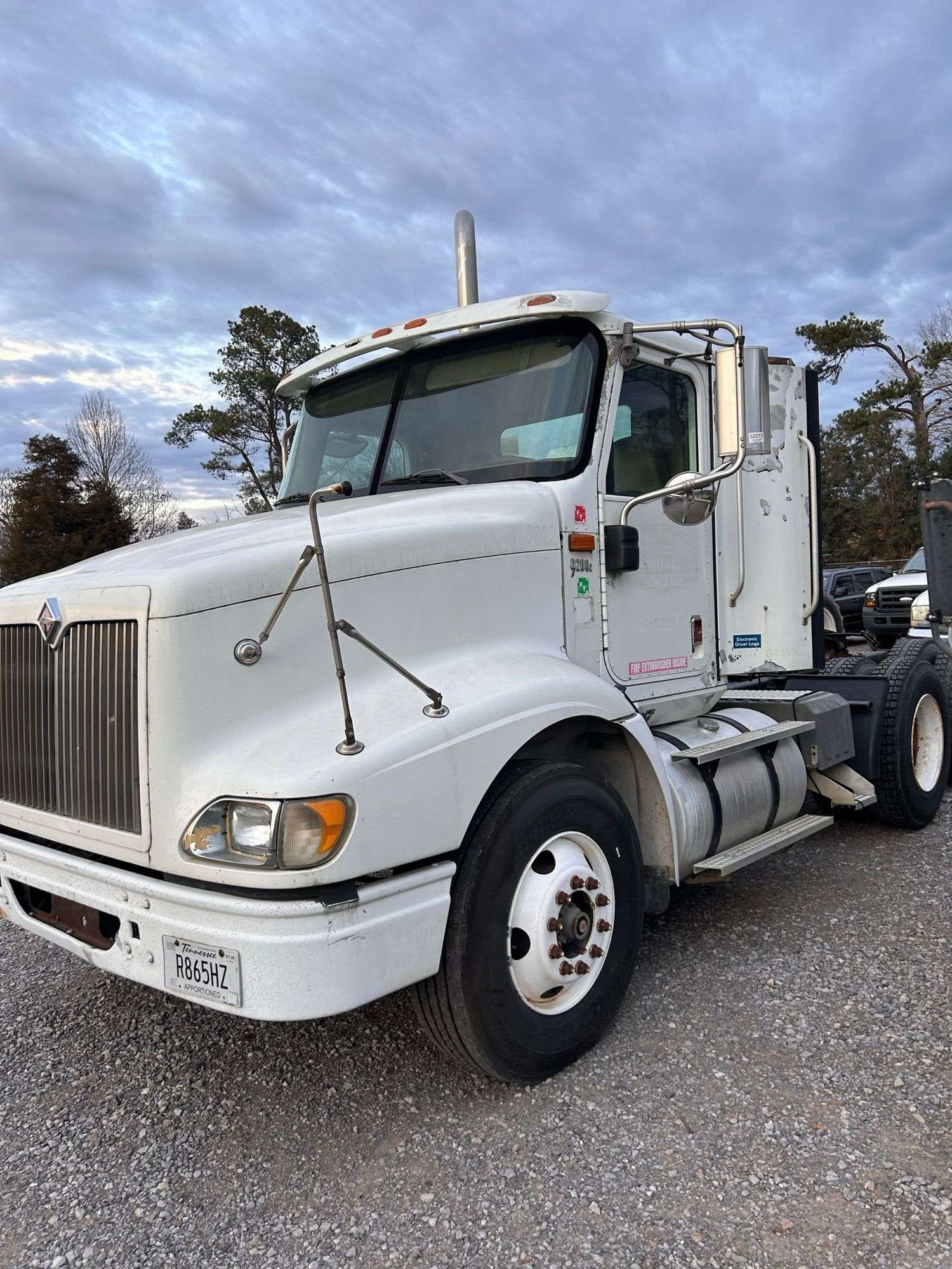 2004 International 9200i Equipment Image0