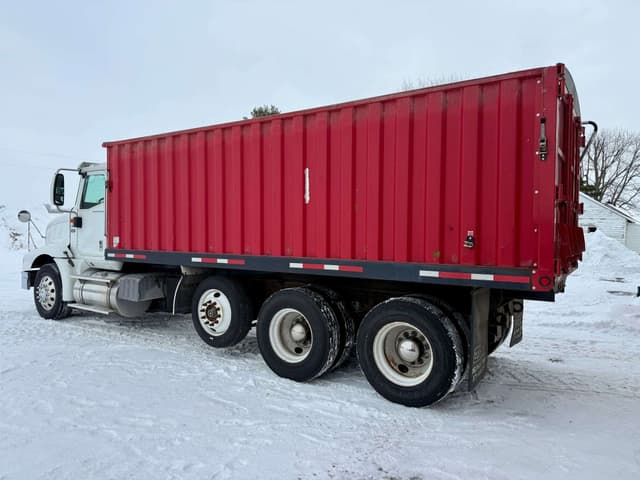 Image of International 9200i equipment image 2