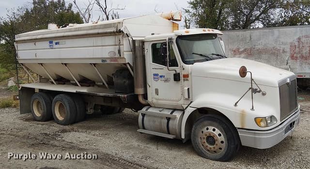 Image of International 9400i equipment image 3