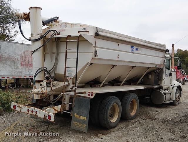 Image of International 9400i equipment image 4