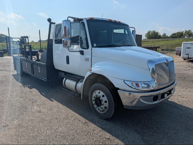 Image of International Durastar 4300 equipment image 2