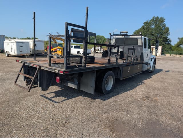 Image of International Durastar 4300 equipment image 4