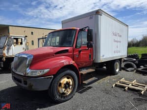 2004 International Durastar 4300 Image
