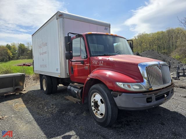 Image of International Durastar 4300 equipment image 4