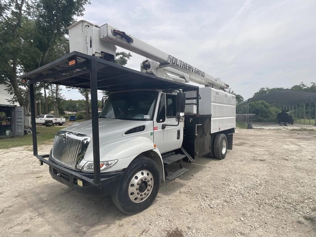 2004 International Durastar 4300 Equipment Image0
