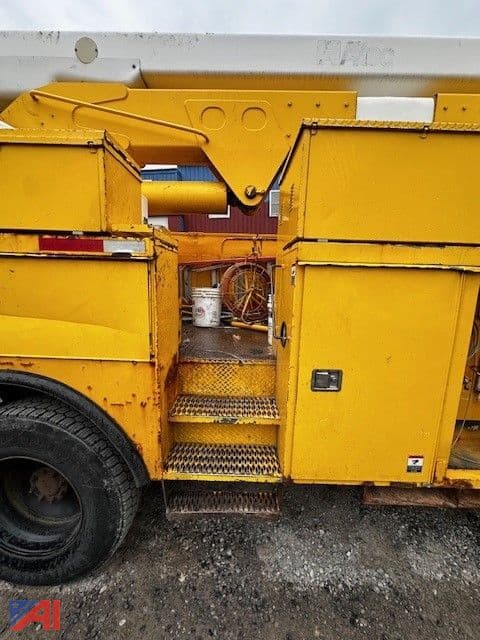 Image of International DuraStar 4400 equipment image 2